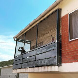 Cerramiento metálico exterior